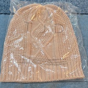 The Jetset Diaries light beanie